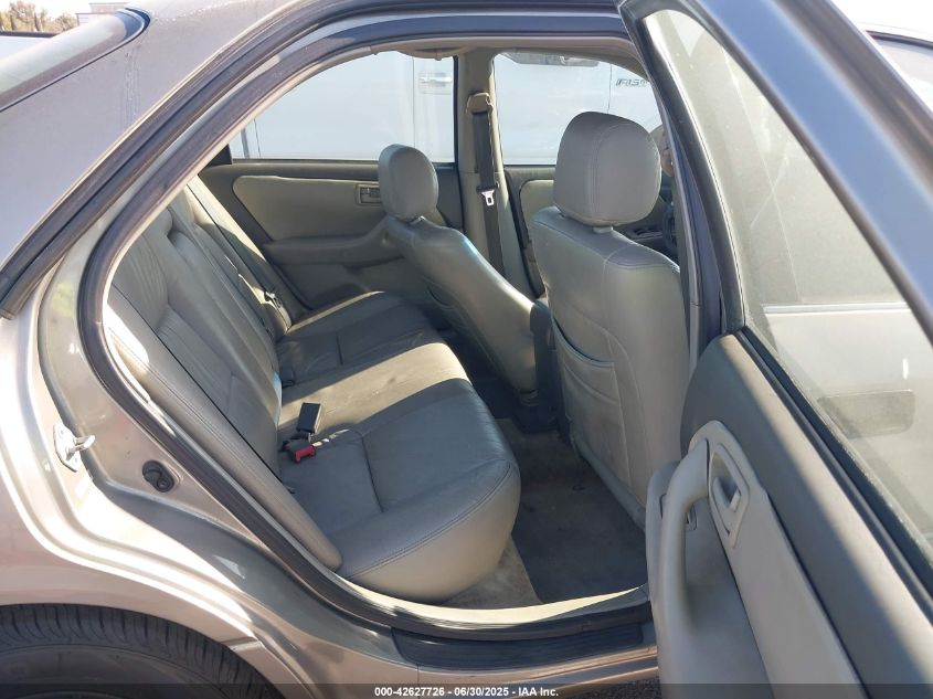 1998 Toyota Camry Le VIN: JT2BG22K1W0104996 Lot: 42627726