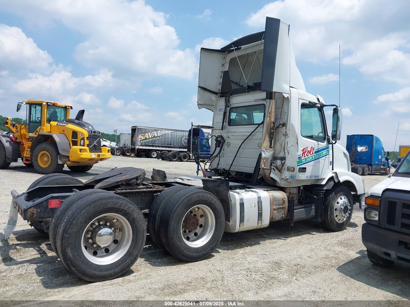 2015 Volvo Vn Vnl VIN: 4V4NC9EH8FN919339 Lot: 42628041