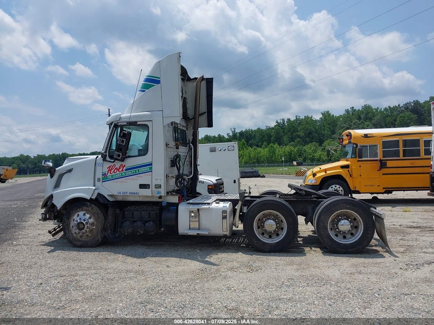 2015 Volvo Vn Vnl VIN: 4V4NC9EH8FN919339 Lot: 42628041