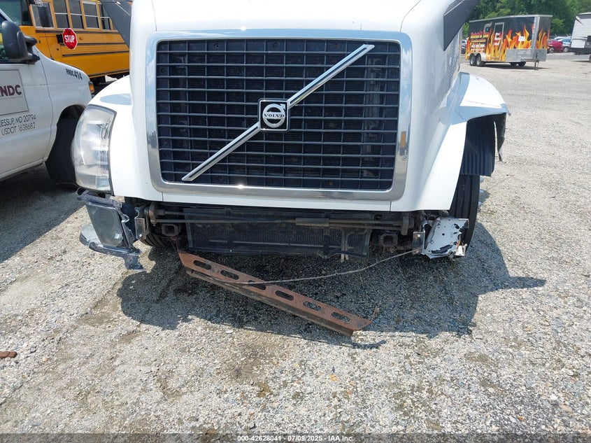 2015 Volvo Vn Vnl VIN: 4V4NC9EH8FN919339 Lot: 42628041