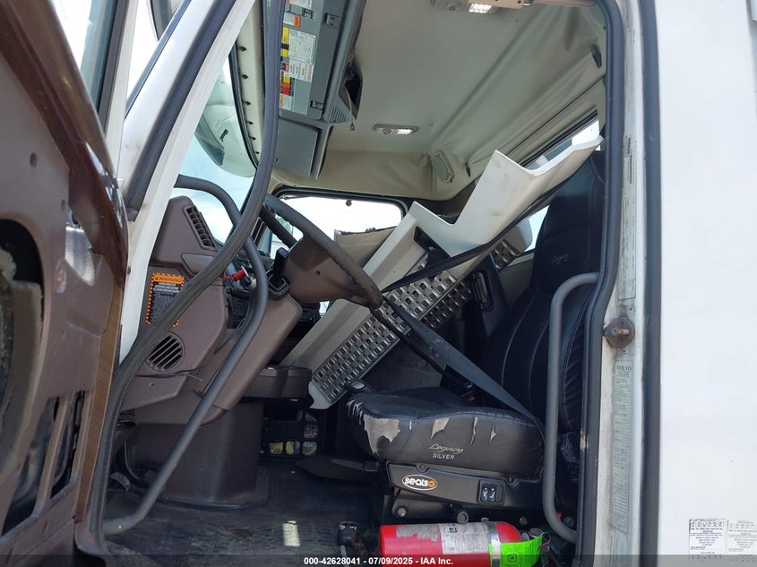 2015 Volvo Vn Vnl VIN: 4V4NC9EH8FN919339 Lot: 42628041