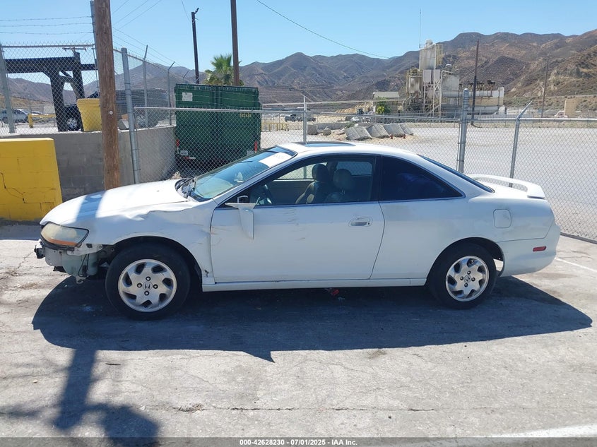 1998 Honda Accord Ex VIN: 1HGCG3270WA010245 Lot: 42628230