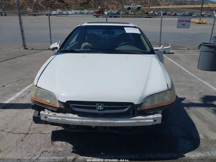 1998 Honda Accord Ex VIN: 1HGCG3270WA010245 Lot: 42628230