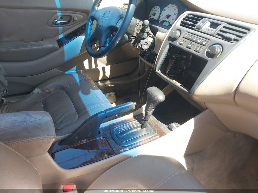 1998 Honda Accord Ex VIN: 1HGCG3270WA010245 Lot: 42628230