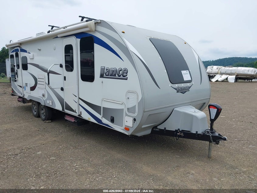 56YTT2328LL326709 2020 Lance 2375 auction photo 1