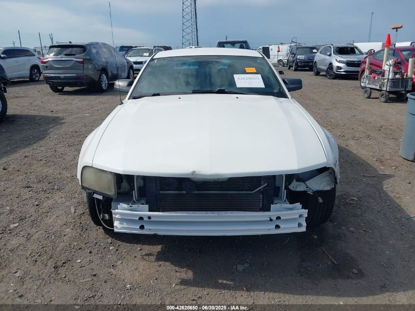 2008 Ford Mustang V6 Deluxe/V6 Premium VIN: 1ZVHT80N285167623 Lot: 42628650