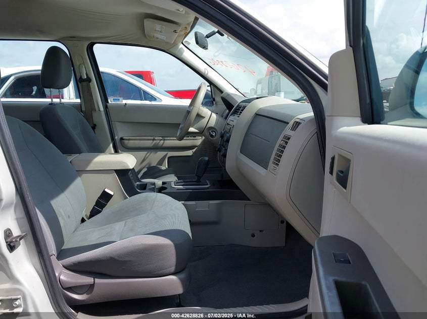 1FMCU02Z38KA80872 2008 FORD ESCAPE photo no. 5