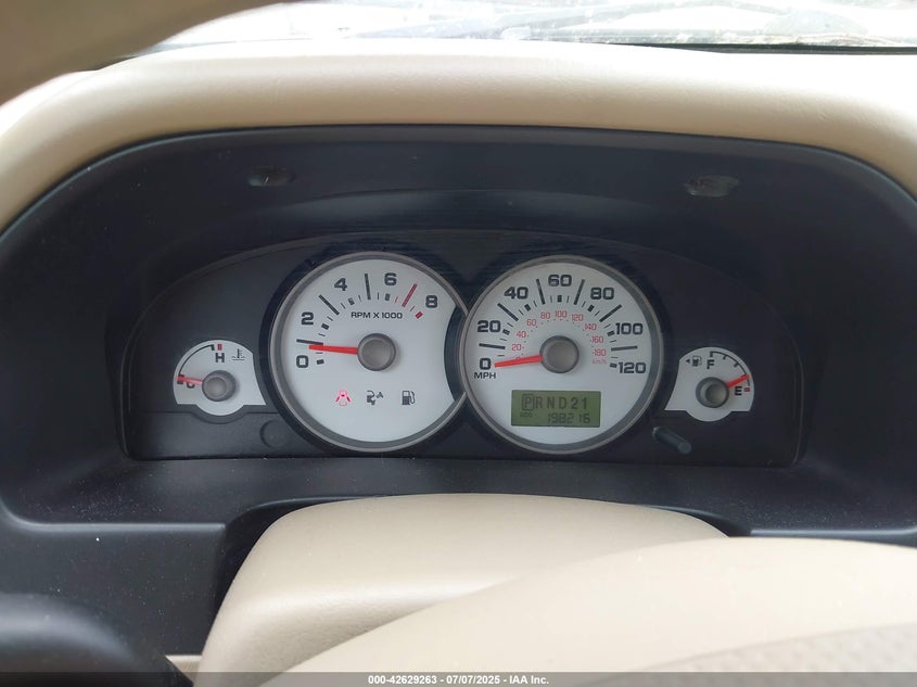 2007 FORD ESCAPE VIN: 1FMYU03157KB51504