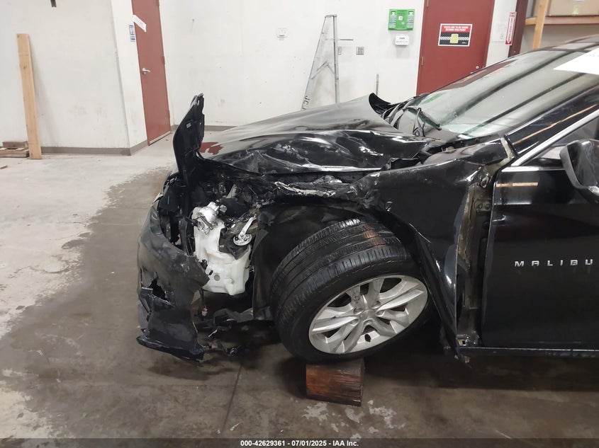 2017 CHEVROLET MALIBU 1LT - 1G1ZE5ST8HF209369