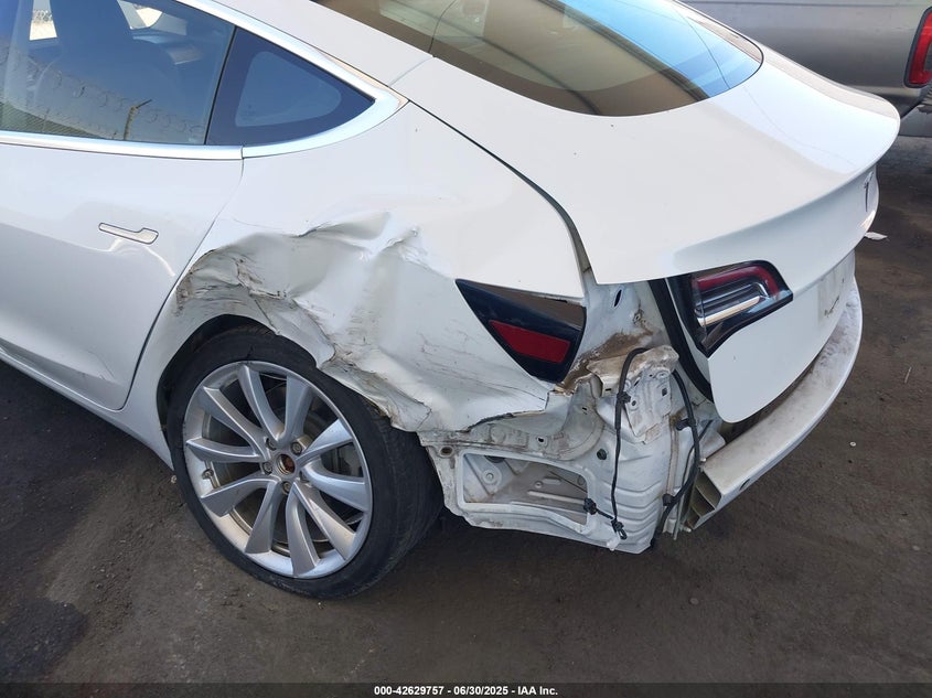2018 TESLA MODEL 3 VIN: 5YJ3E1EB9JF085339