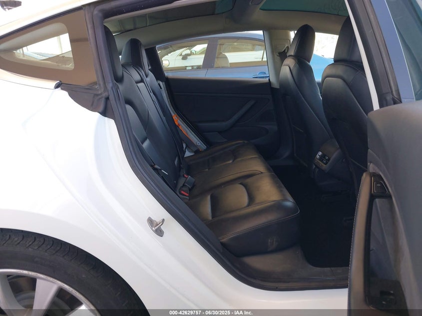 2018 TESLA MODEL 3 VIN: 5YJ3E1EB9JF085339