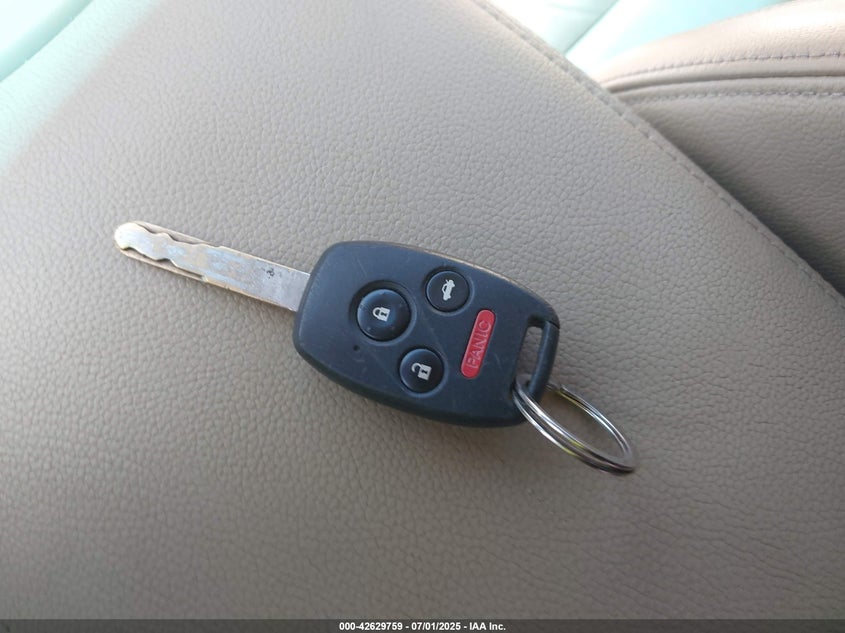 2011 HONDA ACCORD VIN: 1HGCP3F83BA009765