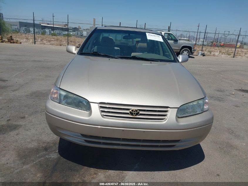 1998 Toyota Camry Le VIN: JT2BG28K0W0185903 Lot: 43847509