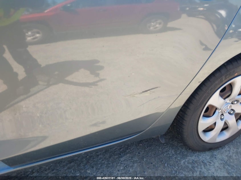 2013 MAZDA MAZDA3 VIN: JM1BL1U88D1704131