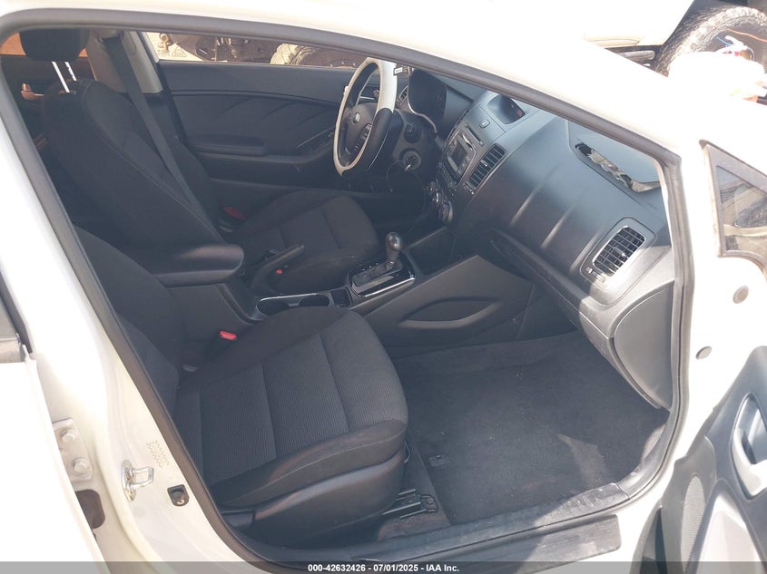 2017 KIA FORTE VIN: 3KPFK4A77HE041591