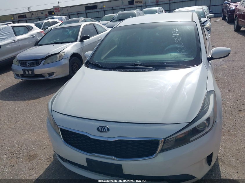 2017 KIA FORTE VIN: 3KPFK4A77HE041591