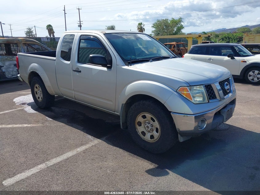2007 Nissan Frontier Se silver truck gasoline 1N6AD06U57C408048 photo #1