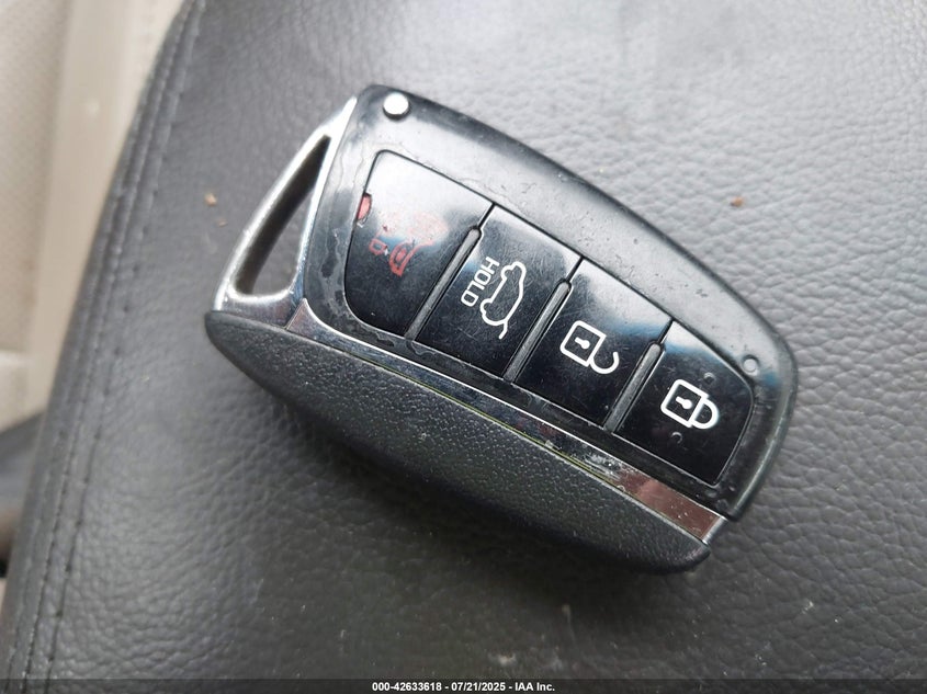 2017 Hyundai Santa Fe Se VIN: KM8SN4HF6HU189182 Lot: 42633618