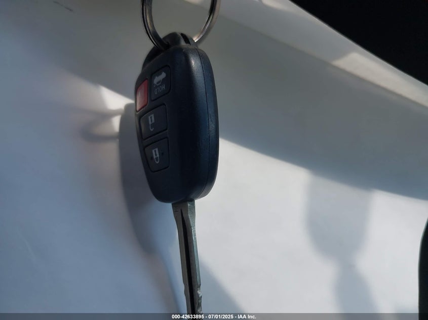 2015 TOYOTA COROLLA LE - 2T1BURHE0FC309077