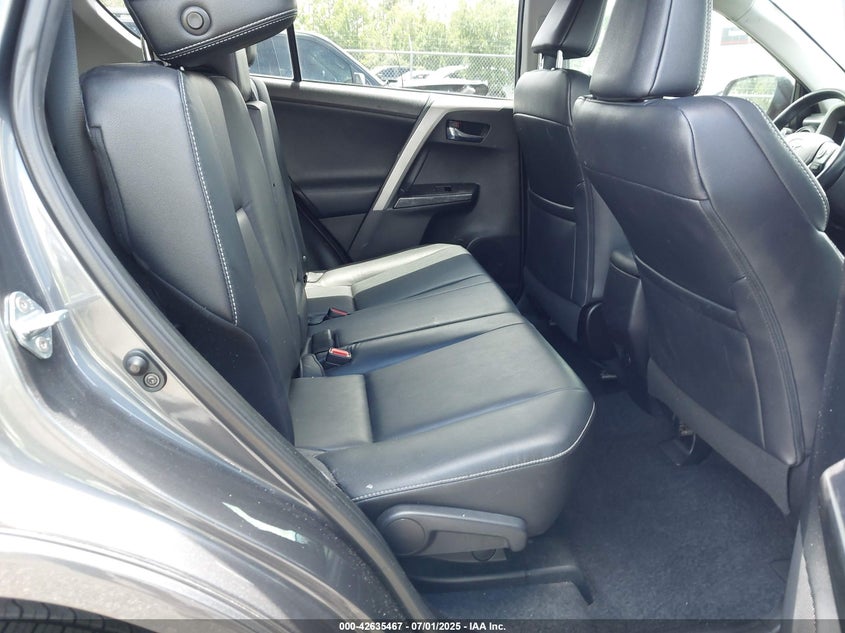 VIN 2T3YFREV6HW327858 2017 TOYOTA RAV4 PLATINUM