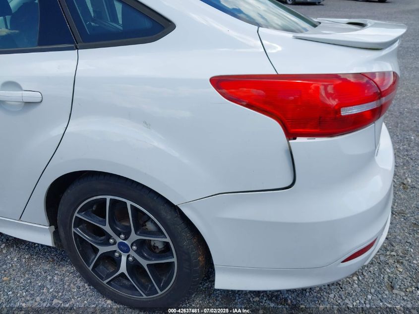 2015 Ford Focus Se VIN: 1FADP3F20FL346117 Lot: 42637481