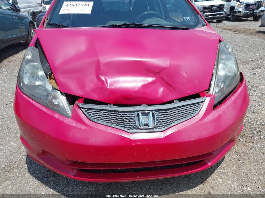 2010 HONDA FIT VIN: JHMGE8H2XAC004625