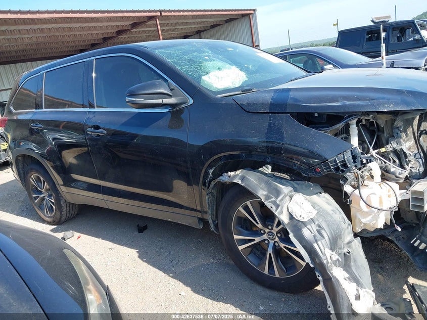 2019 TOYOTA HIGHLANDER LE - 5TDZZRFHXKS326368