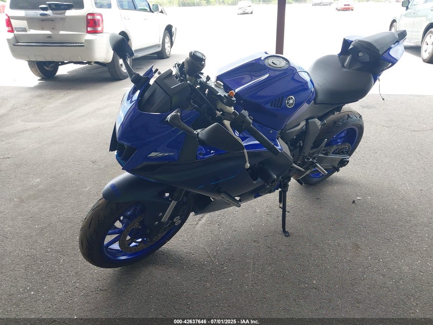 VIN JYARM38E8NA002136 2022 YAMAHA YZFR7