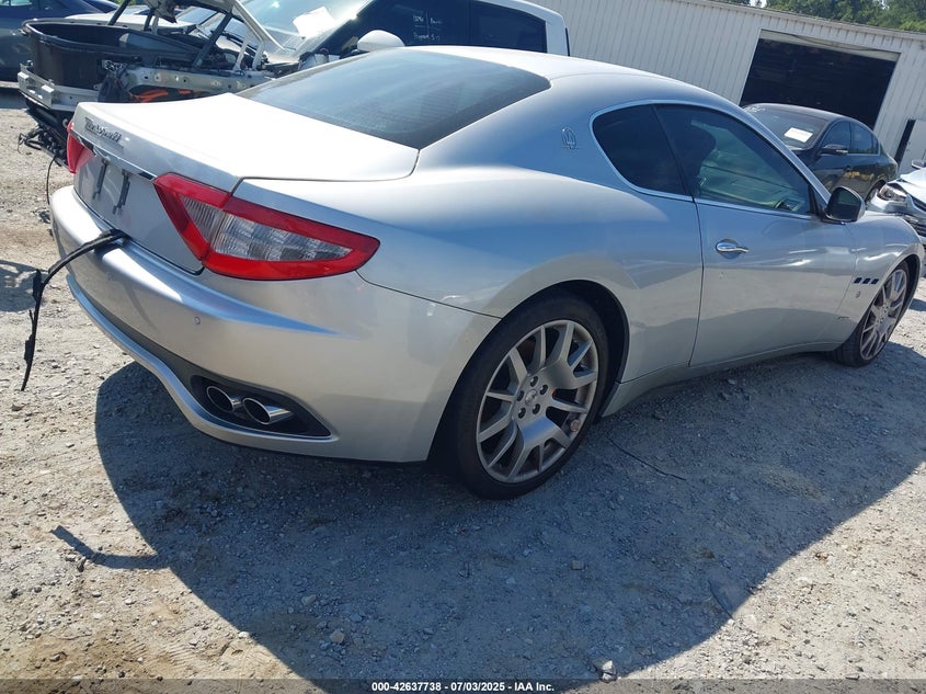 2009 MASERATI GRANTURISMO VIN: ZAMGJ45A290044238