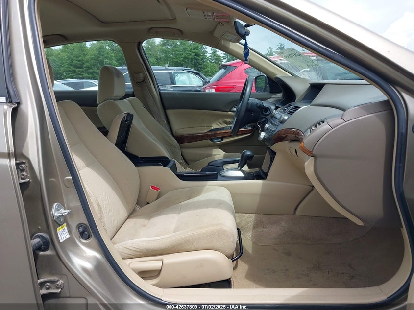 2008 HONDA ACCORD VIN: 1HGCP26728A030715