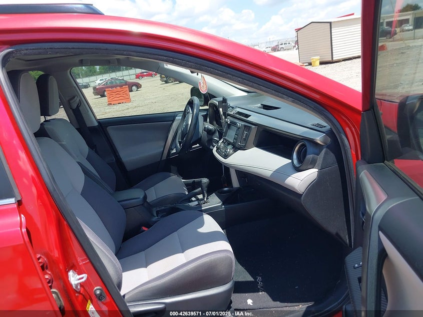 2015 TOYOTA RAV4 XLE - JTMWFREV8FJ058880