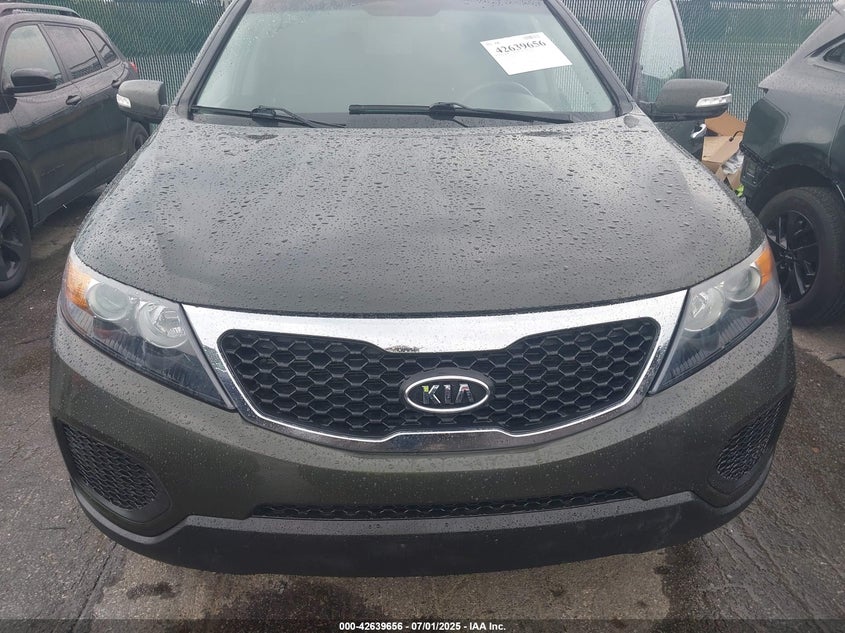 2011 KIA SORENTO VIN: 5XYKT4A29BG166361