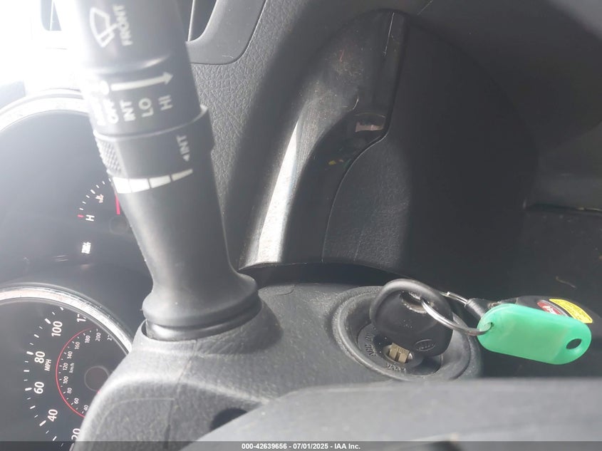 2011 KIA SORENTO VIN: 5XYKT4A29BG166361