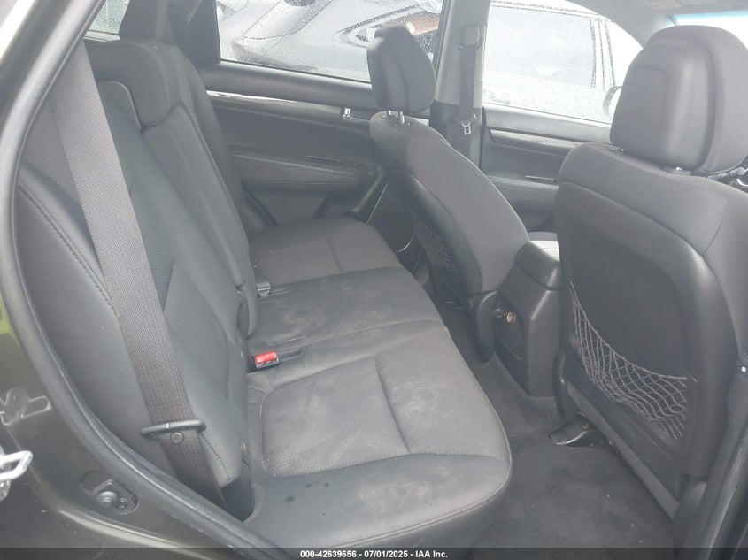 2011 KIA SORENTO VIN: 5XYKT4A29BG166361