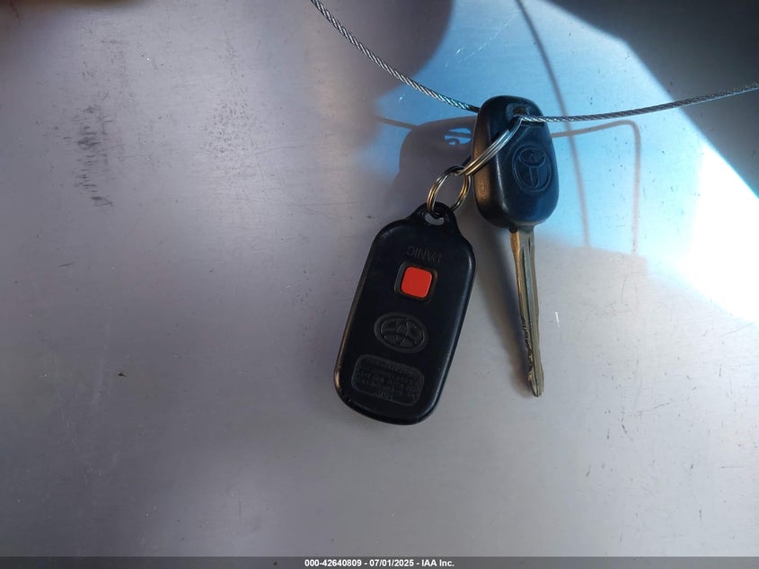 2007 TOYOTA MATRIX VIN: 2T1KR32E07C668924