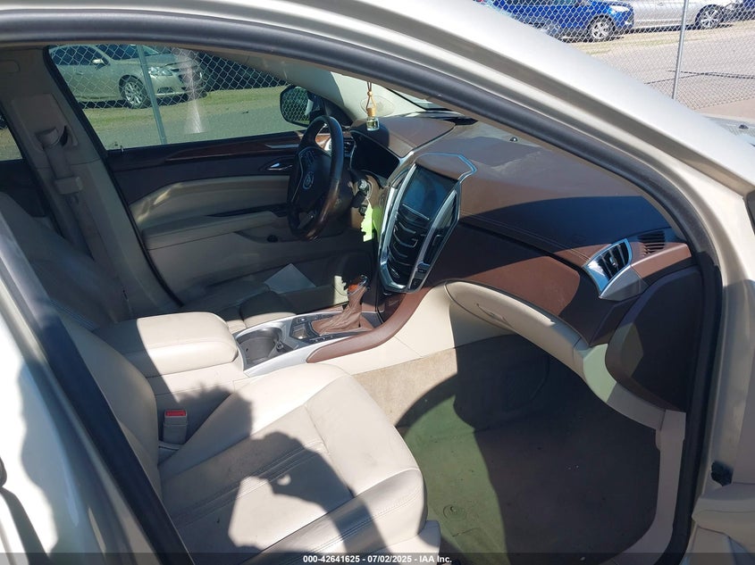 2013 CADILLAC SRX LUXURY COLLECTION - 3GYFNCE30DS550890