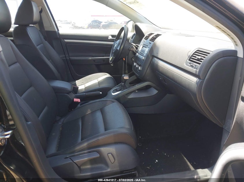 2010 VOLKSWAGEN JETTA VIN: 3VWAZ7AJ8AM073381