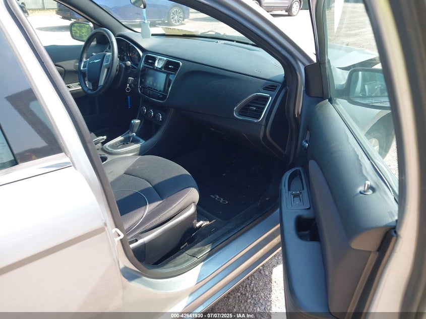 2014 CHRYSLER 200 TOURING - 1C3CCBBG2EN157392