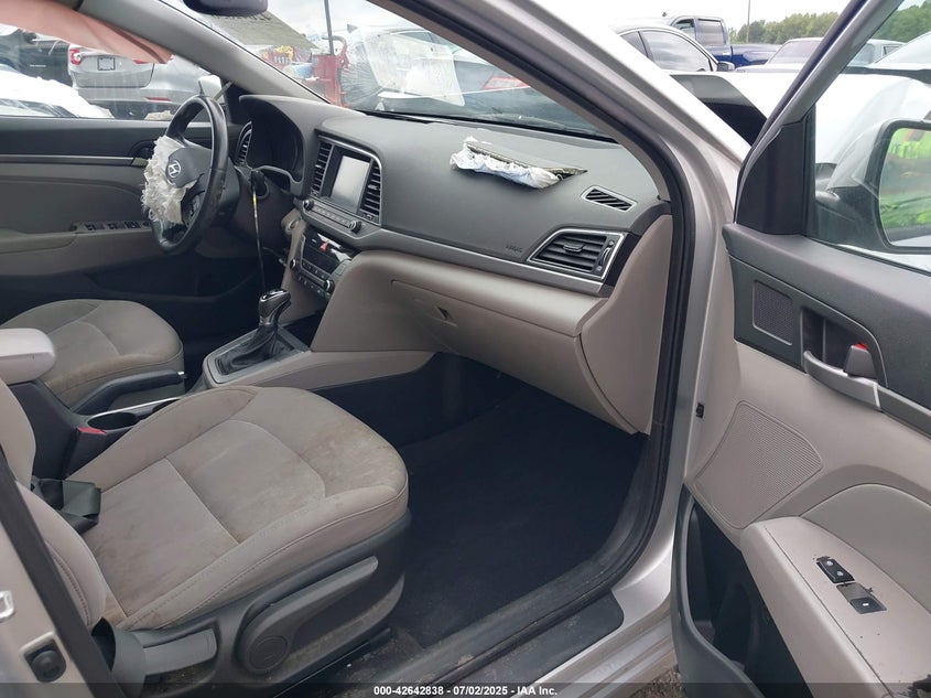 5NPD84LF7JH340123 2018 HYUNDAI ELANTRA photo no. 5