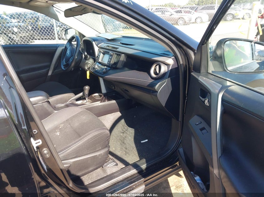 2017 TOYOTA RAV4 XLE - 2T3RFREV2HW577666