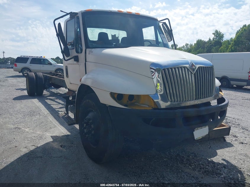 2013 International 4000 4300 white null diesel 1HTMMAAL4DH103355 photo #1