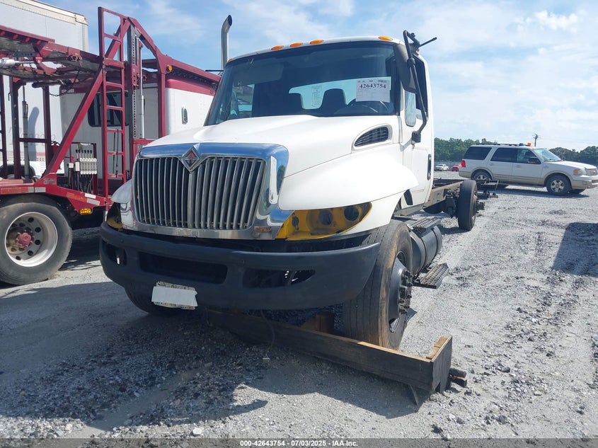 2013 International 4000 4300 white null diesel 1HTMMAAL4DH103355 photo #3