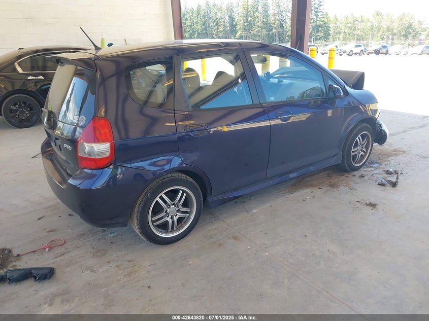 2008 HONDA FIT VIN: JHMGD38658S038271