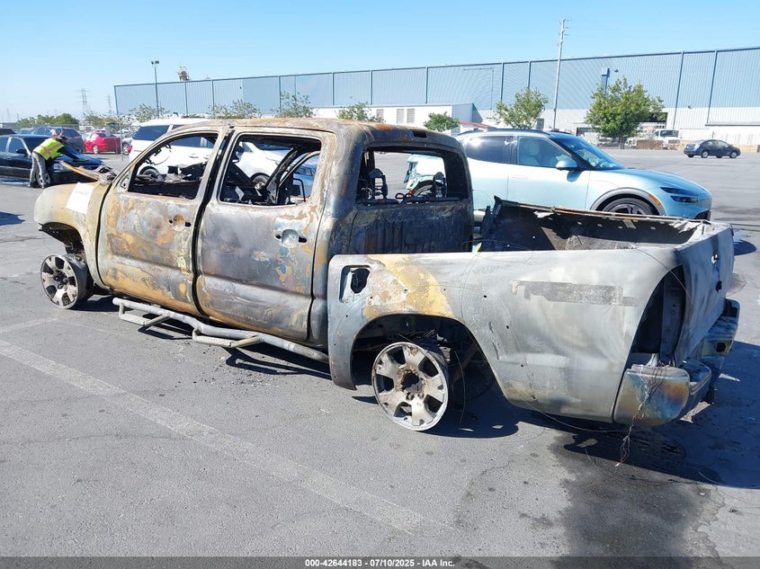 2014 TOYOTA TACOMA BASE V6 - 3TMLU4EN6EM156366