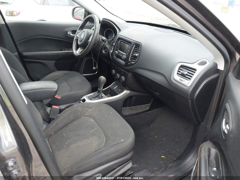 2018 JEEP COMPASS VIN: 3C4NJCABXJT271687