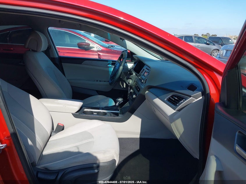 VIN 5NPE24AF4HH458911 2017 HYUNDAI SONATA