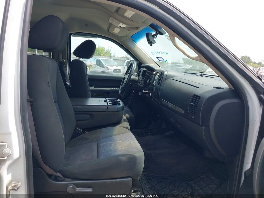 2011 CHEVROLET SILVERADO 1500 VIN: 3GCPKSE33BG216317