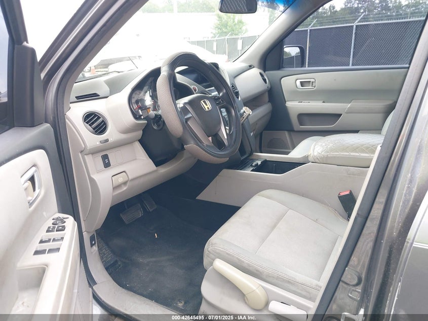 2011 HONDA PILOT VIN: 5FNYF3H22BB046510