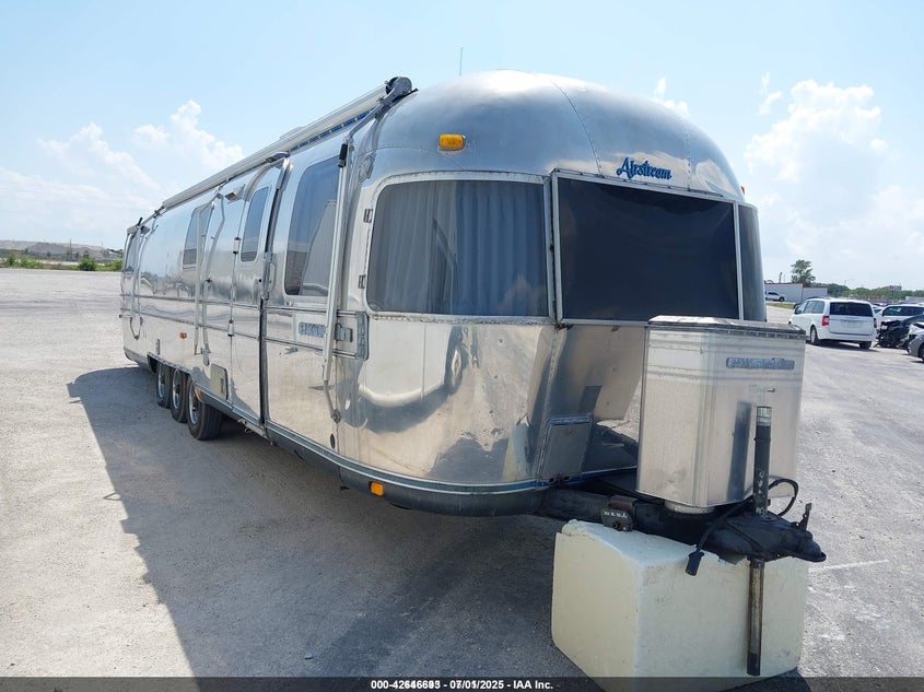 1STGEAU33KJ506673 1989 Airstream Other auction photo 1