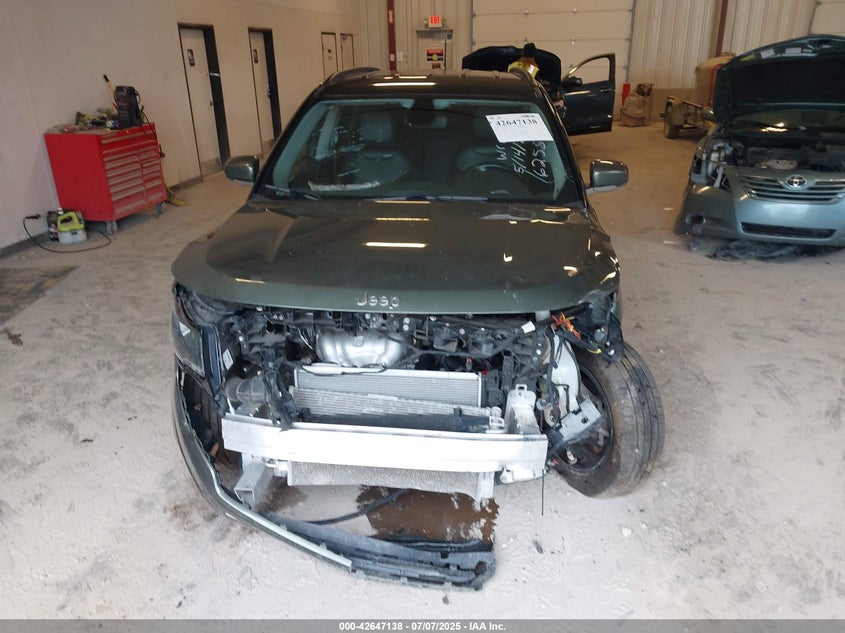 2019 Jeep Compass Limited 4X4 VIN: 3C4NJDCB0KT806255 Lot: 42647138